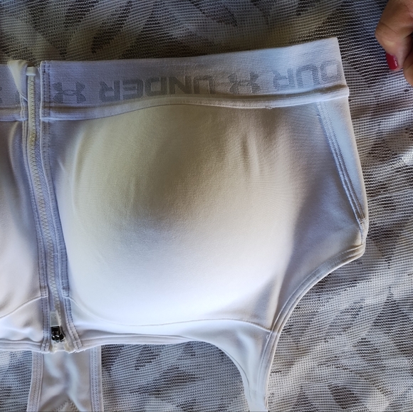 Under Armour sport bra 40D white zip front wire free molded cups adjustabe - Picture 2 of 11